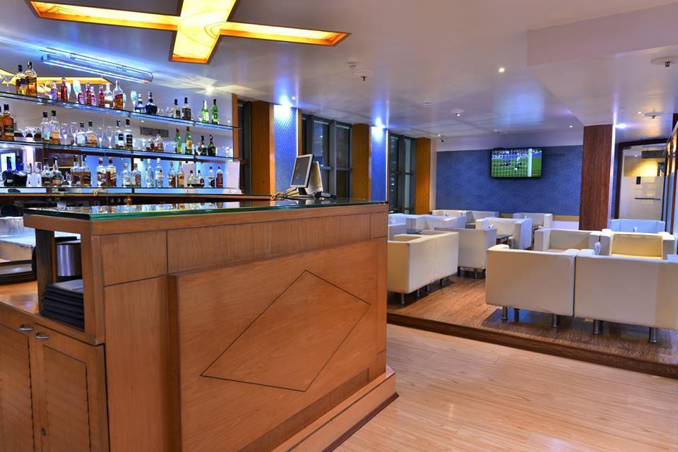 The Senator Hotel Calcuta Exterior foto
